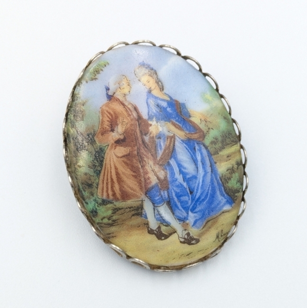 Vintage courting couple porcelain transferware oval brooch pin - Picture 1 of 6